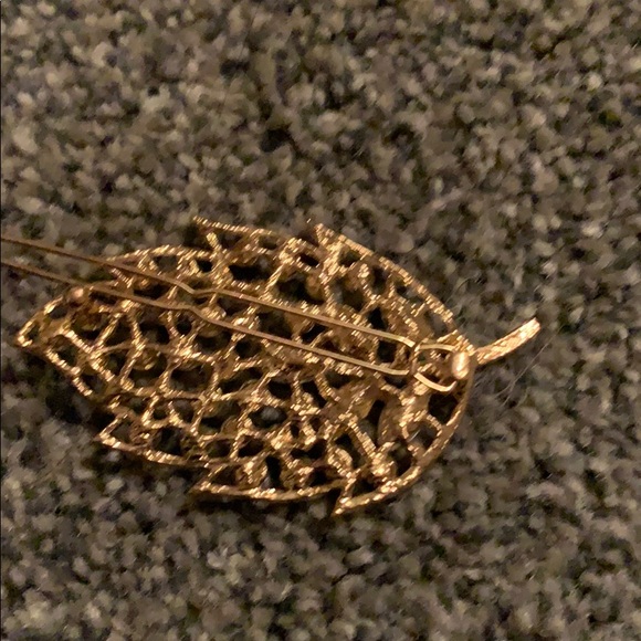 Leaf hair pin gold with diamond stone rocks - Picture 2 of 4